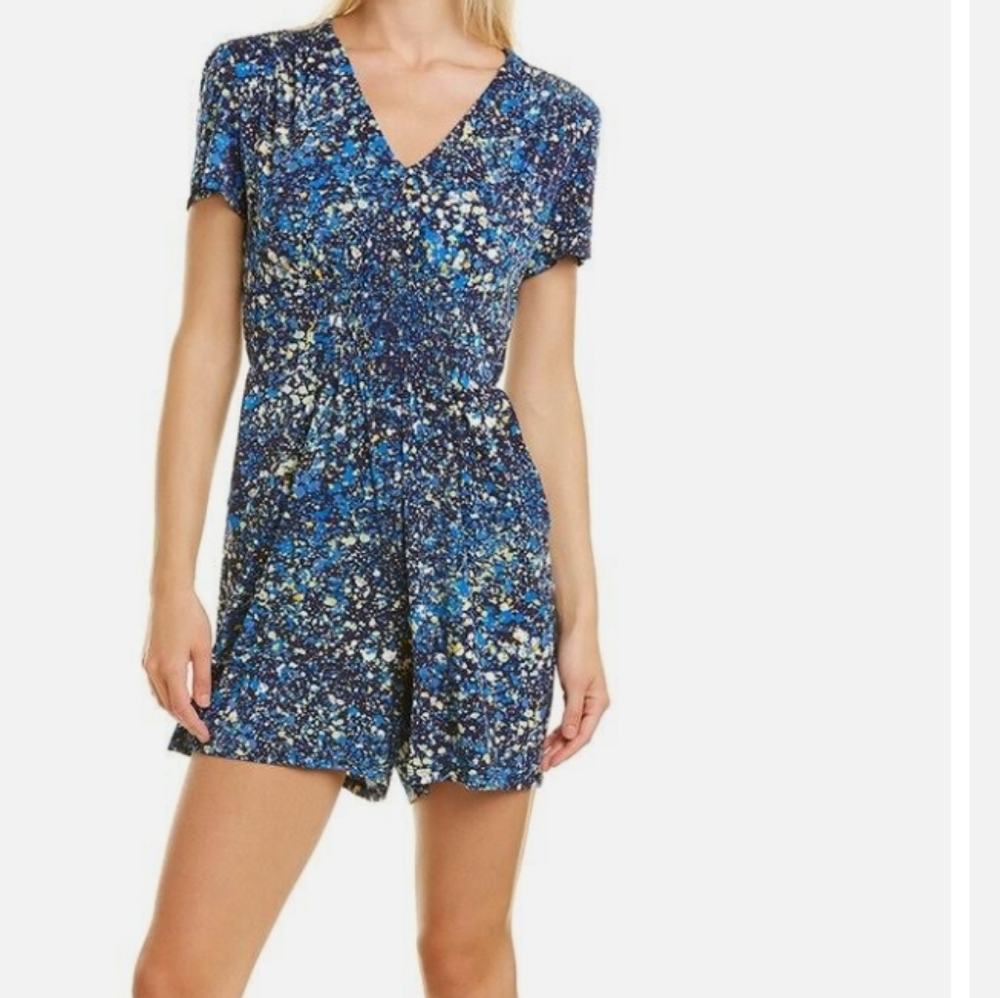 Maggie London  Times V neckline romper shorts
